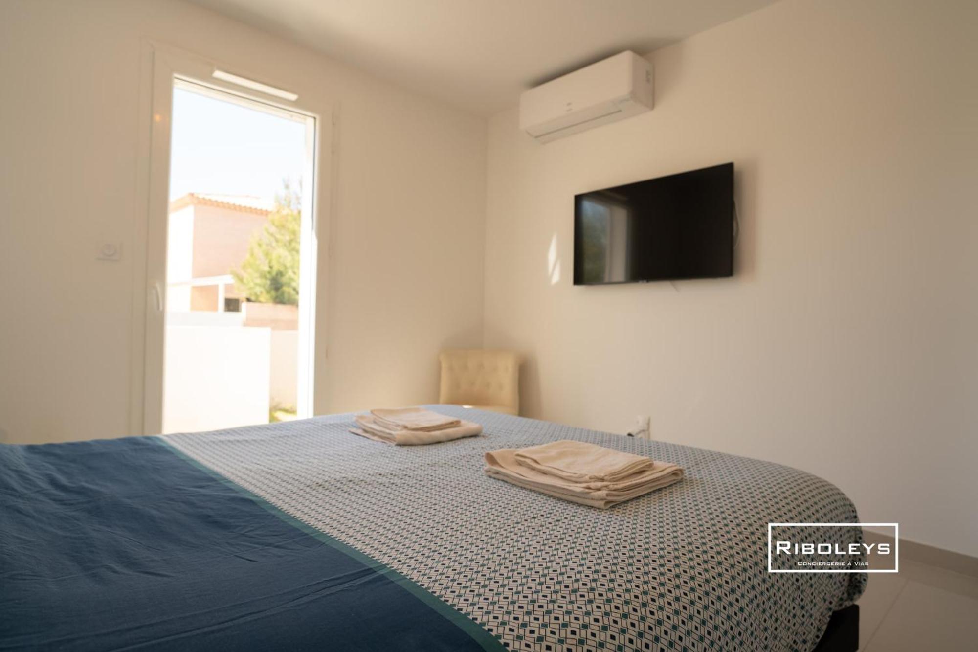 Grand T3 Neuf Climatise Avec Wifi A 100M De La Plage Виас Экстерьер фото